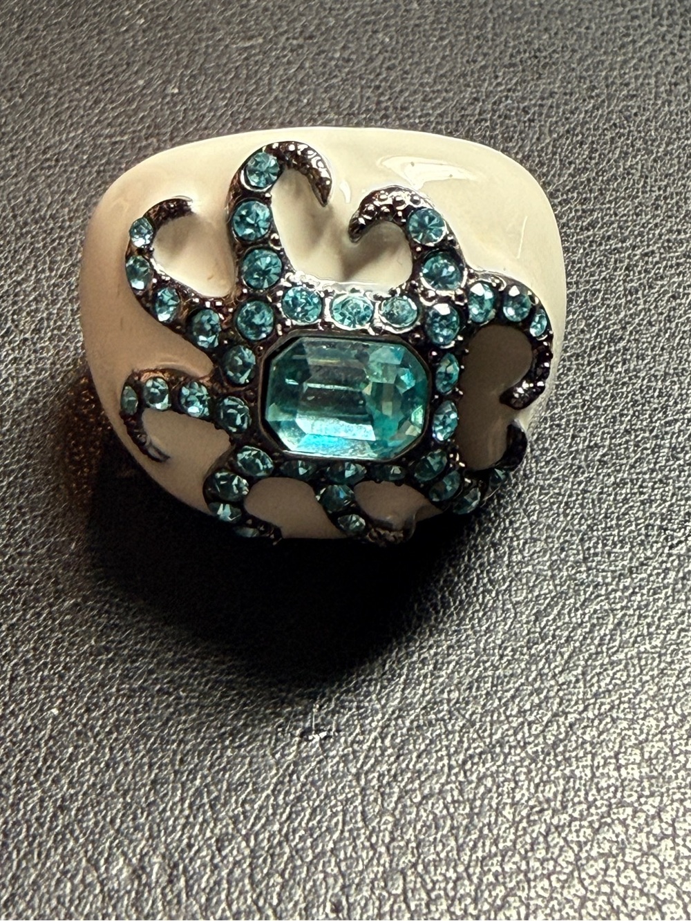 90s KJL Kenneth Jay Lane Cream Enamel & Blue Crystal Octopus Ring Size Adj 8-9